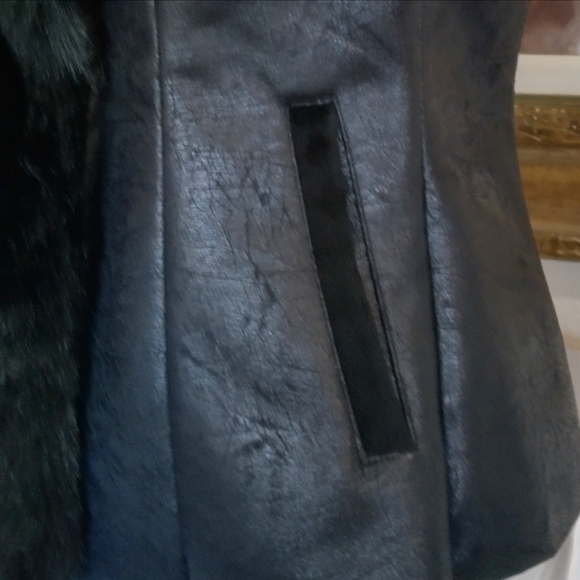 NWT White House Black Market Faux Fur Vest - Picture 7 of 10